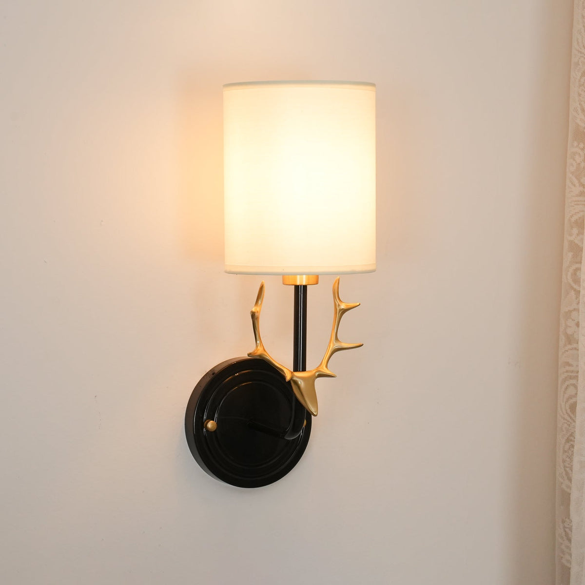 Auriviella Elegance lampada da parete a testa di cervo in ottone