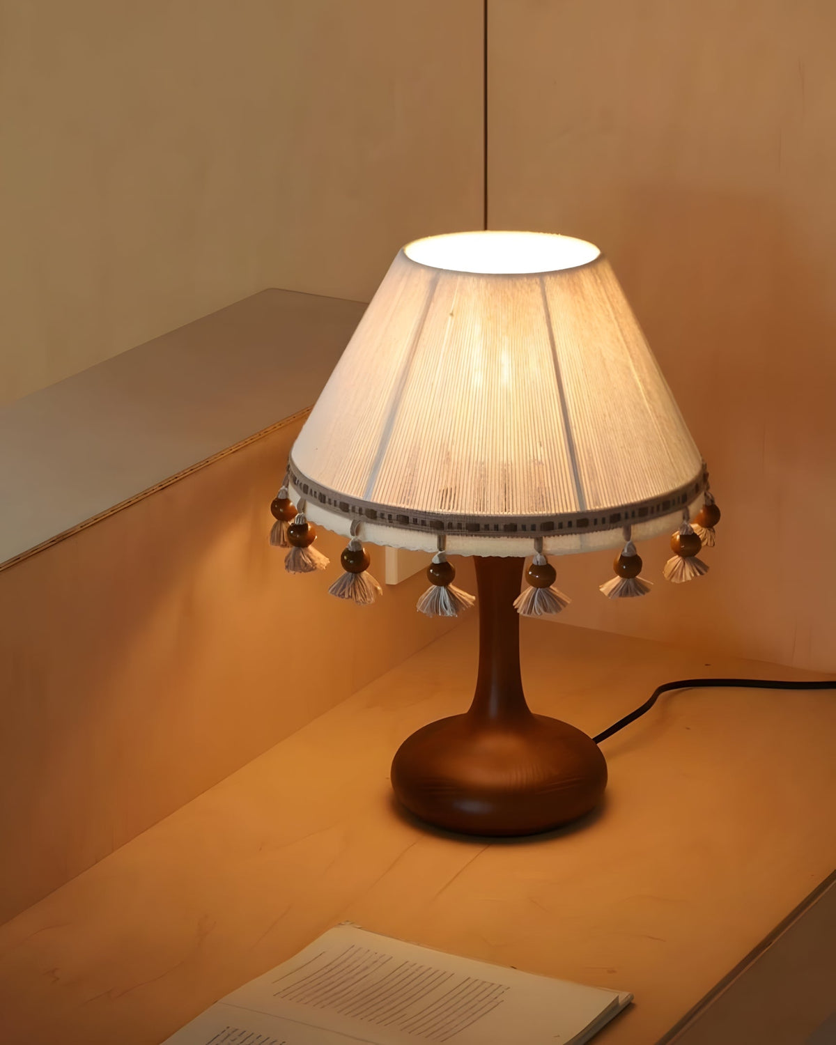 Tassle lampada da tavolo