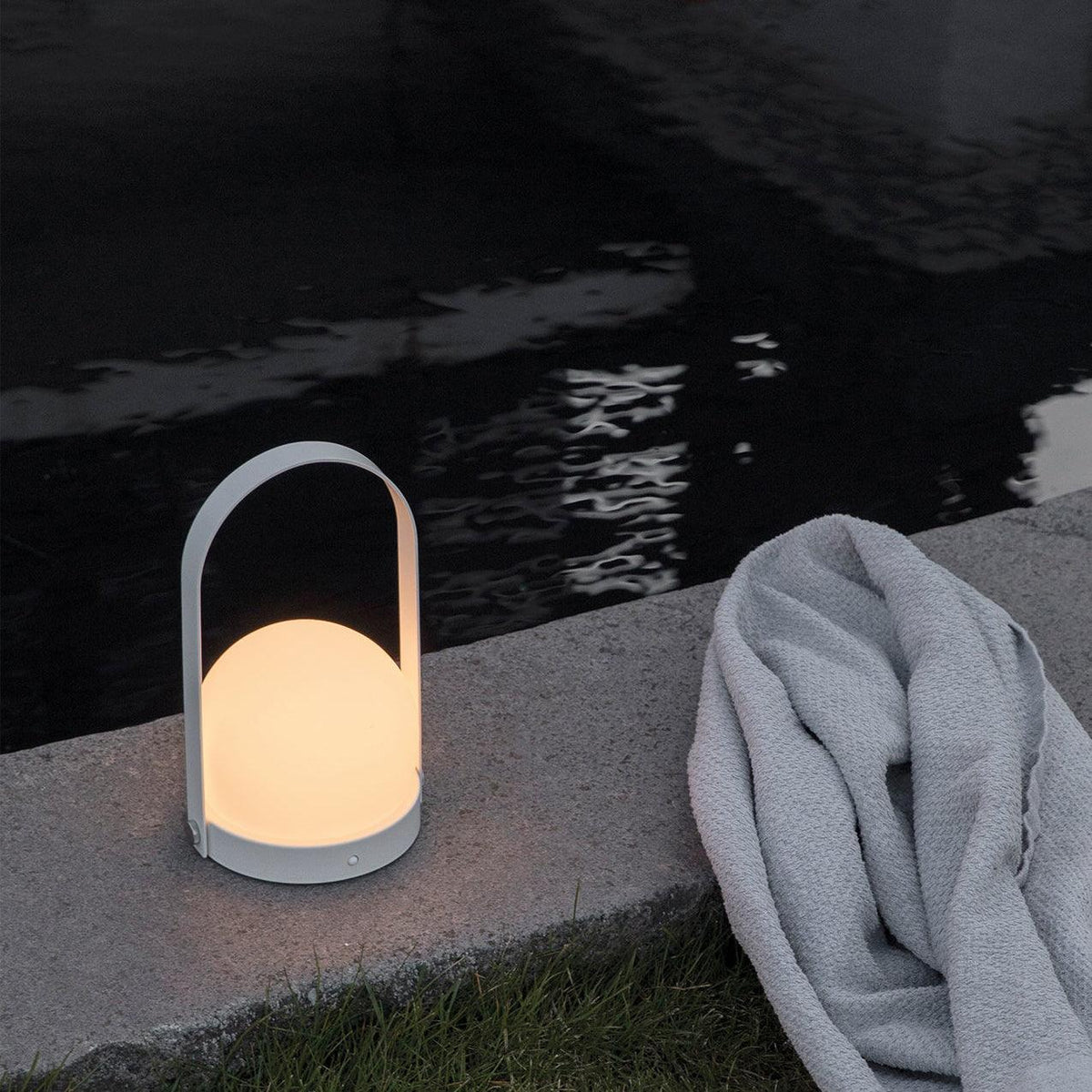 Zenon lampada da tavolo in vetro minimalista