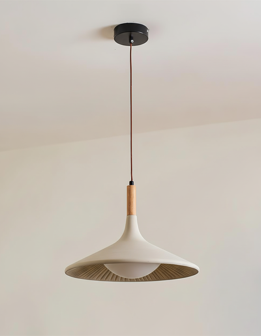 Lampada a sospensione in legno