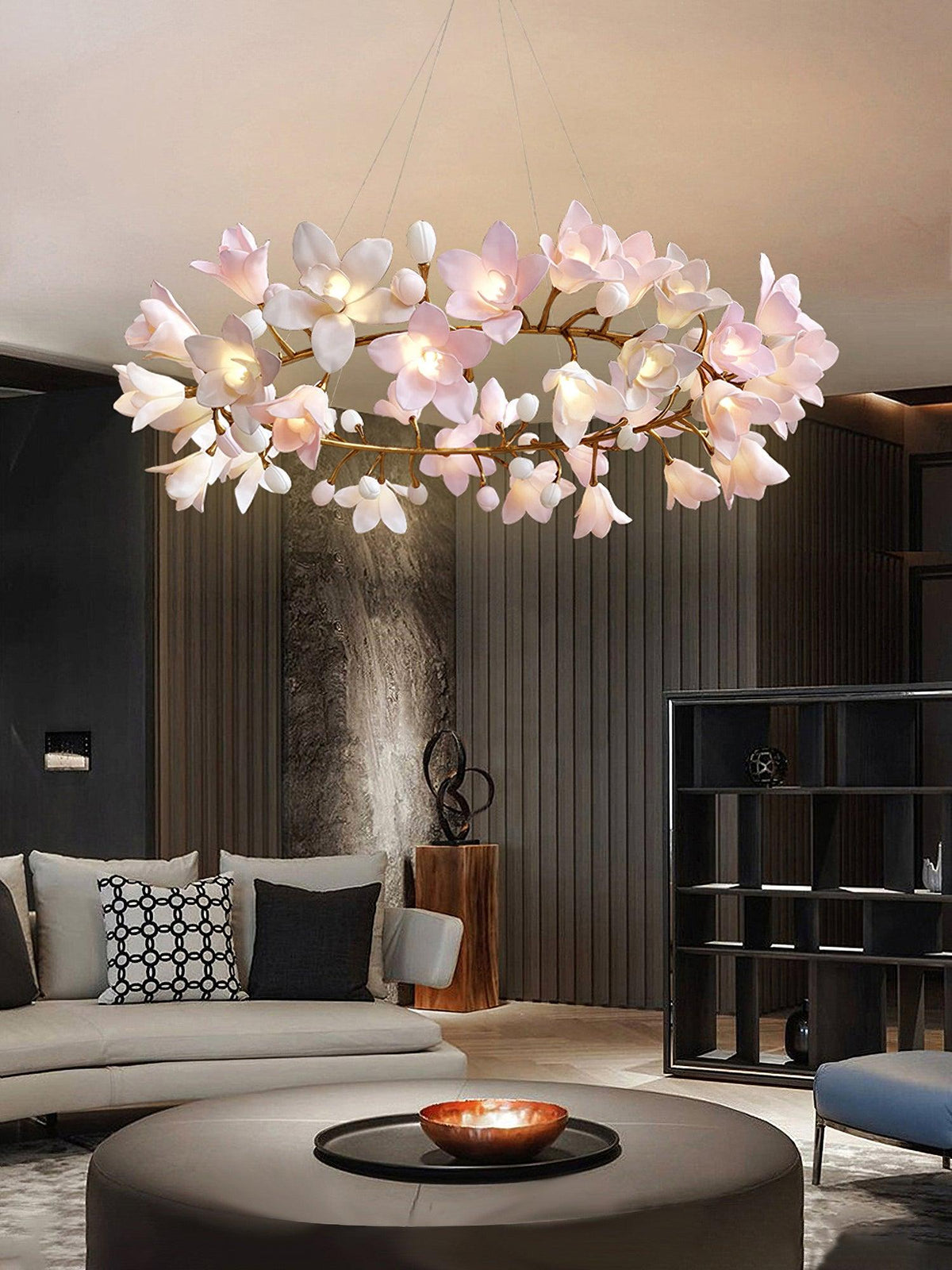 Elemu lampadario in ottone con fiori in Ceramica Rosa