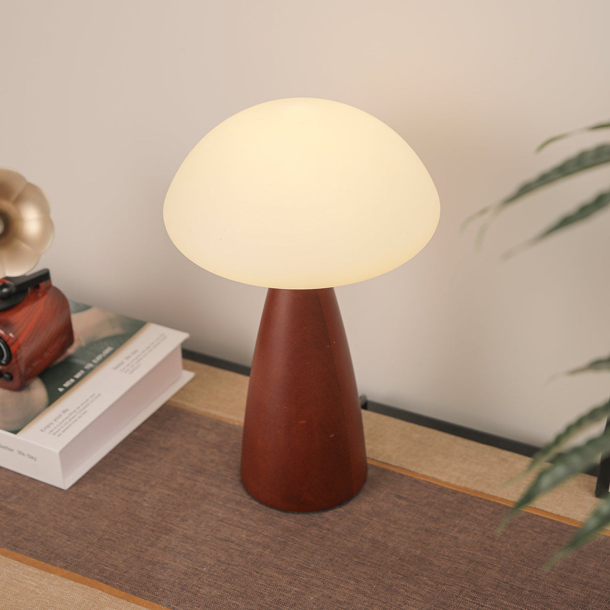 Ibisin lampada da tavolo contemporanea in legno