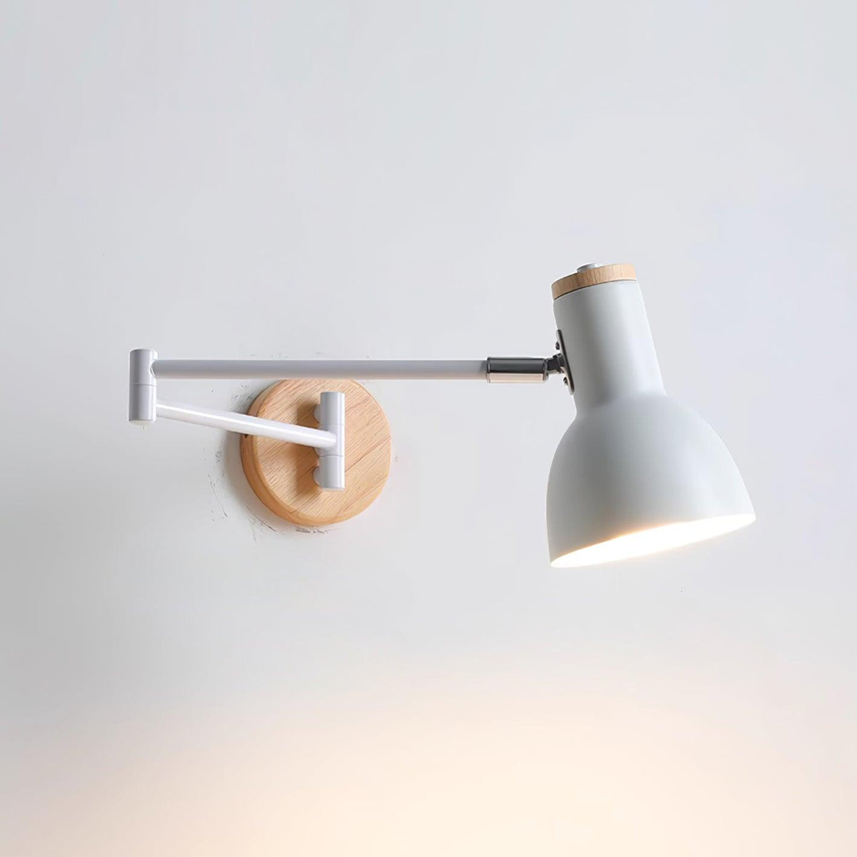 Lampada da parete Braccio Regolabile Paralume a Cono Base in legno Studio moderno