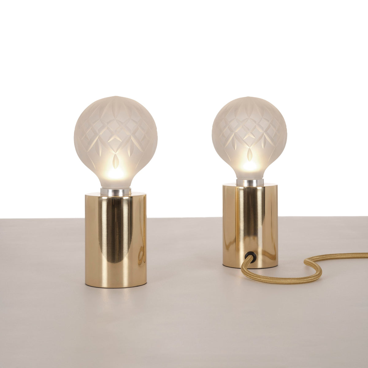 Lyrician lampada da tavolo in ottone e vetro industriale