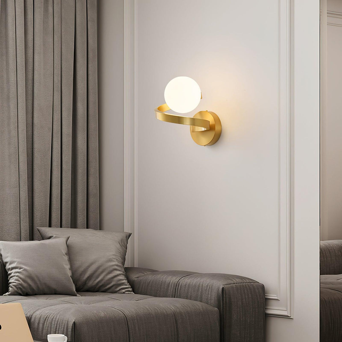 Yvian lampada da parete moderna minimalista in ottone e vetro