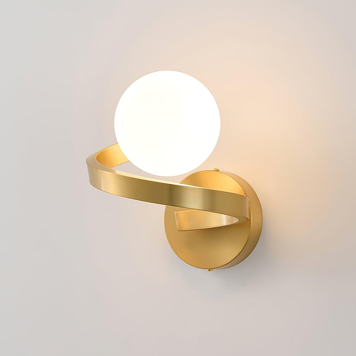 Yvian lampada da parete moderna minimalista in ottone e vetro