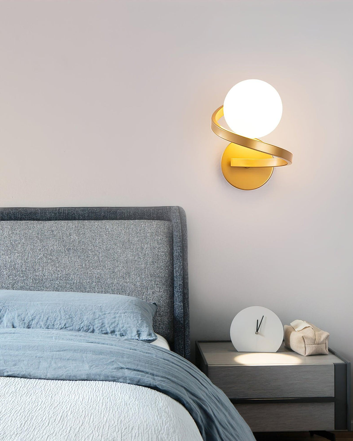 Yvian lampada da parete moderna minimalista in ottone e vetro