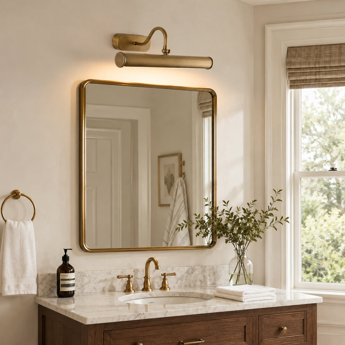 Ainsworth ottone lampada da parete