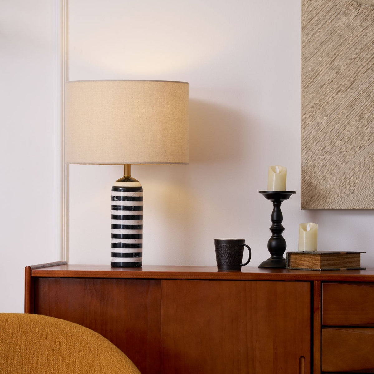 Avery lampada da tavolo contemporanea