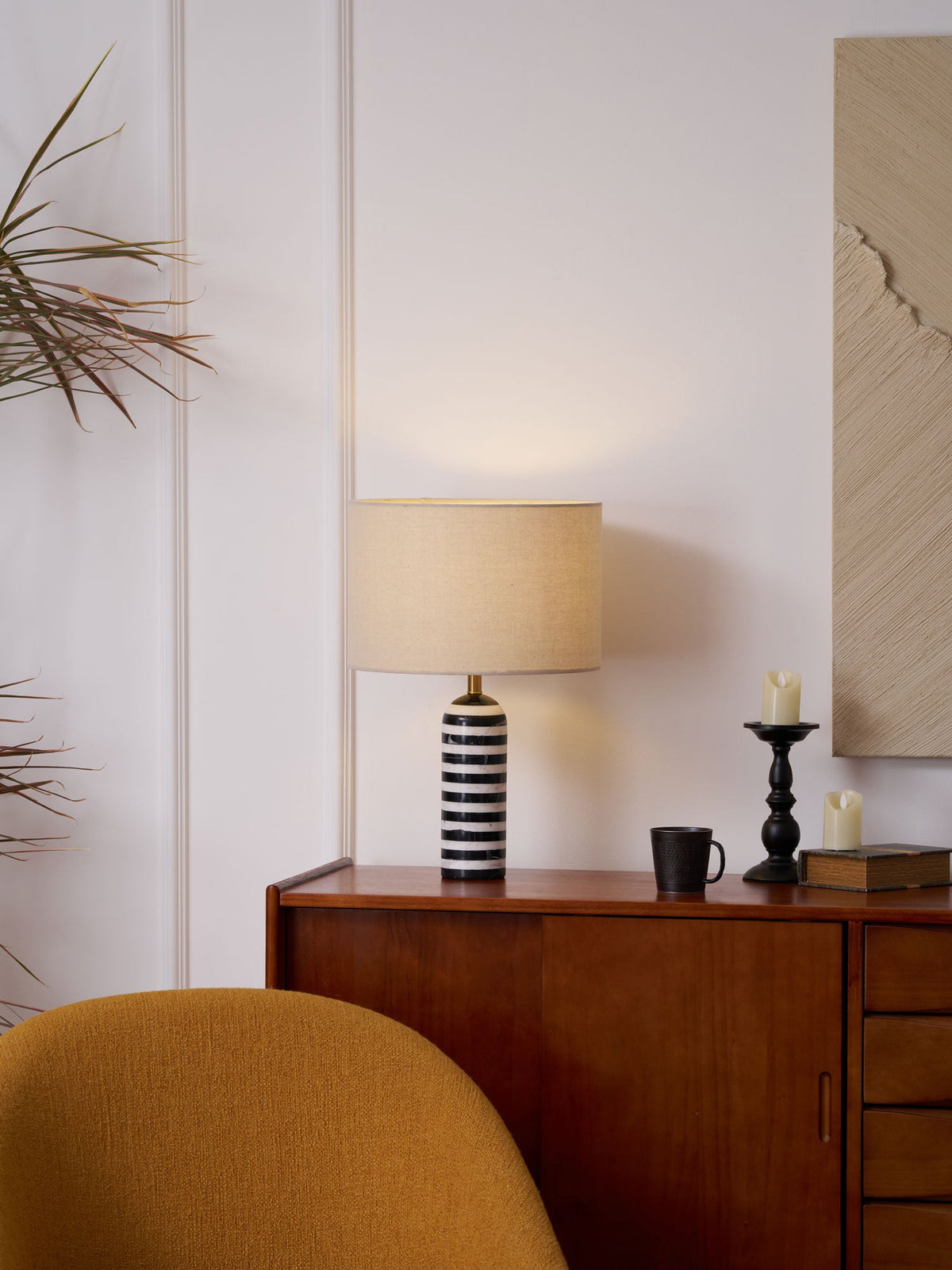 Avery lampada da tavolo contemporanea