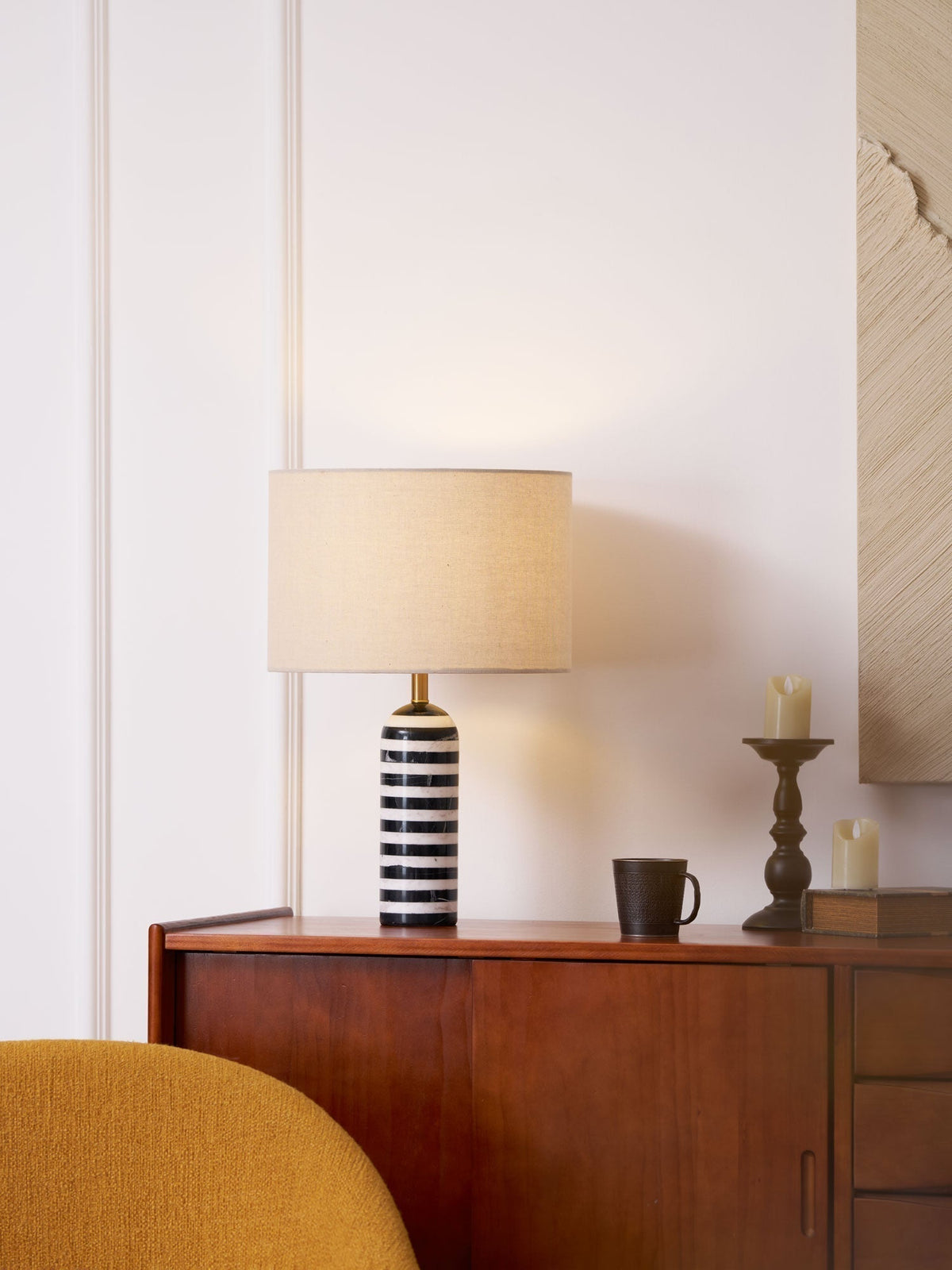 Avery lampada da tavolo contemporanea