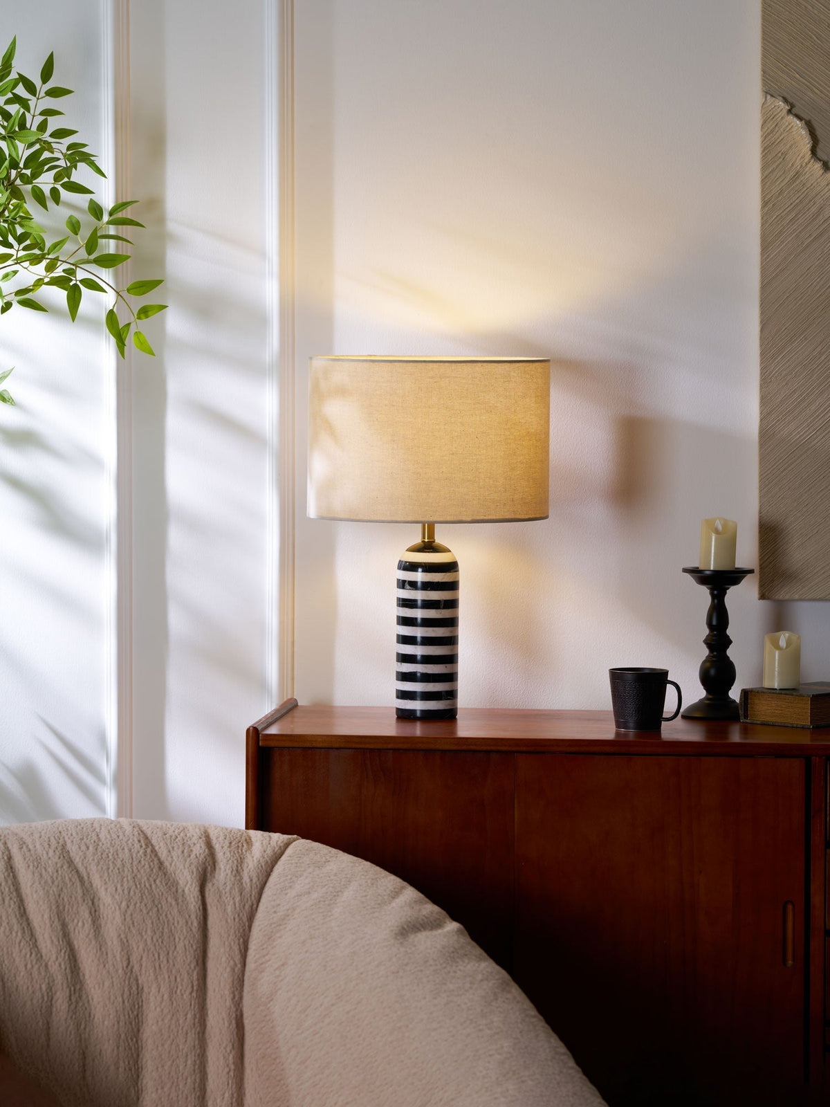 Avery lampada da tavolo contemporanea