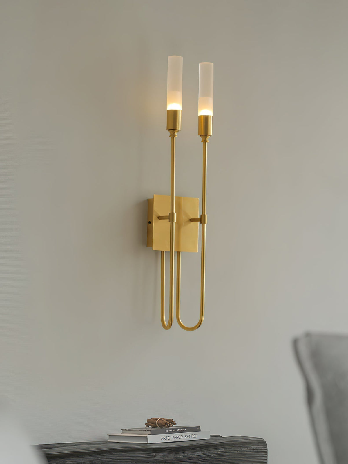 Lustra Applique Due Asti Ottone Tubi Smerigliati - Relic Pieces