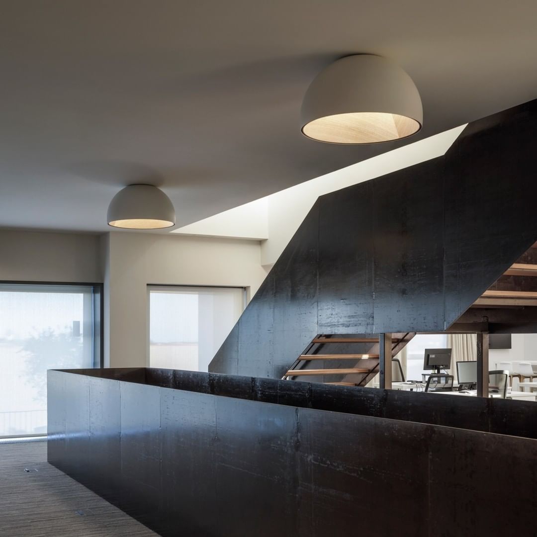 Coda lampada da soffitto a cupola in legno minimalista