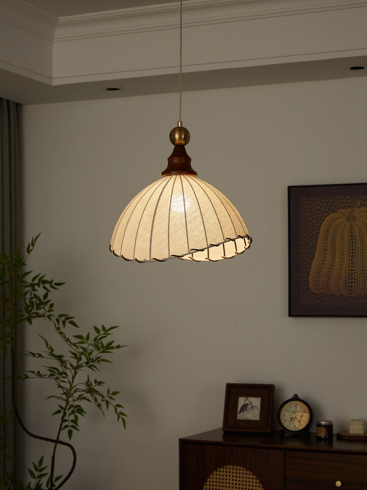 Earian lampada a sospensione elegante in legno e tessuto
