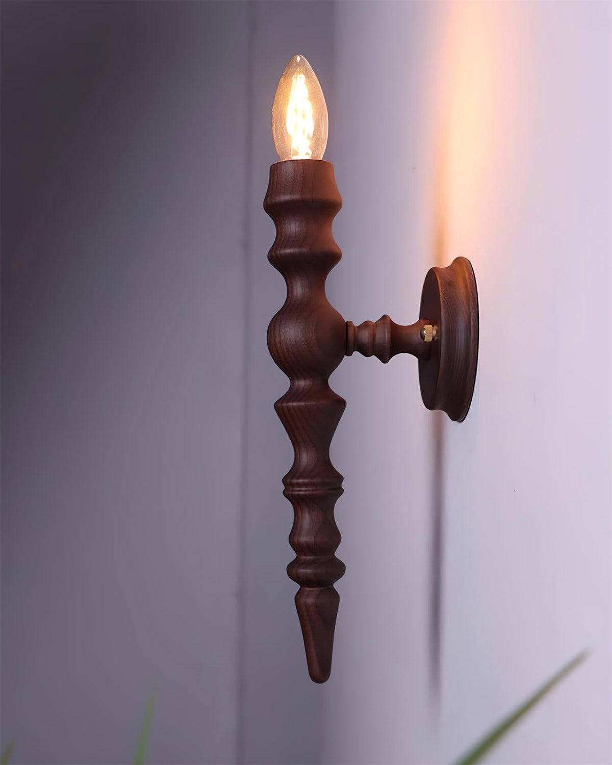 Lampada da parete moderna vintage corpo in legno finiture multiple in legno