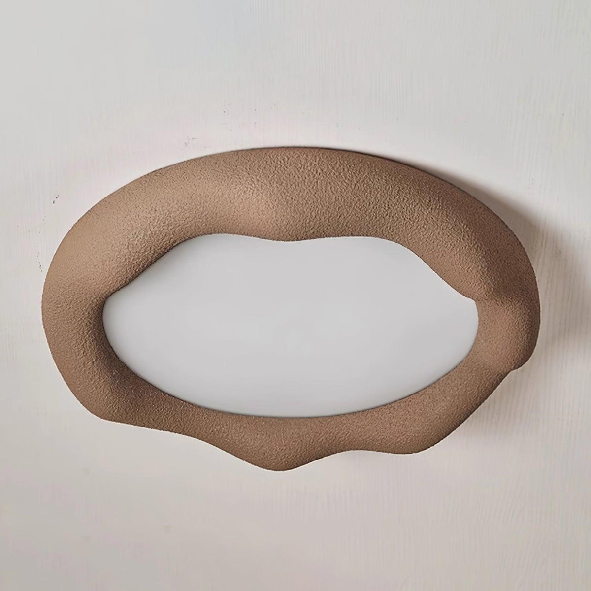 Lampada da soffitto in resina organica e fibra di vetro color beige