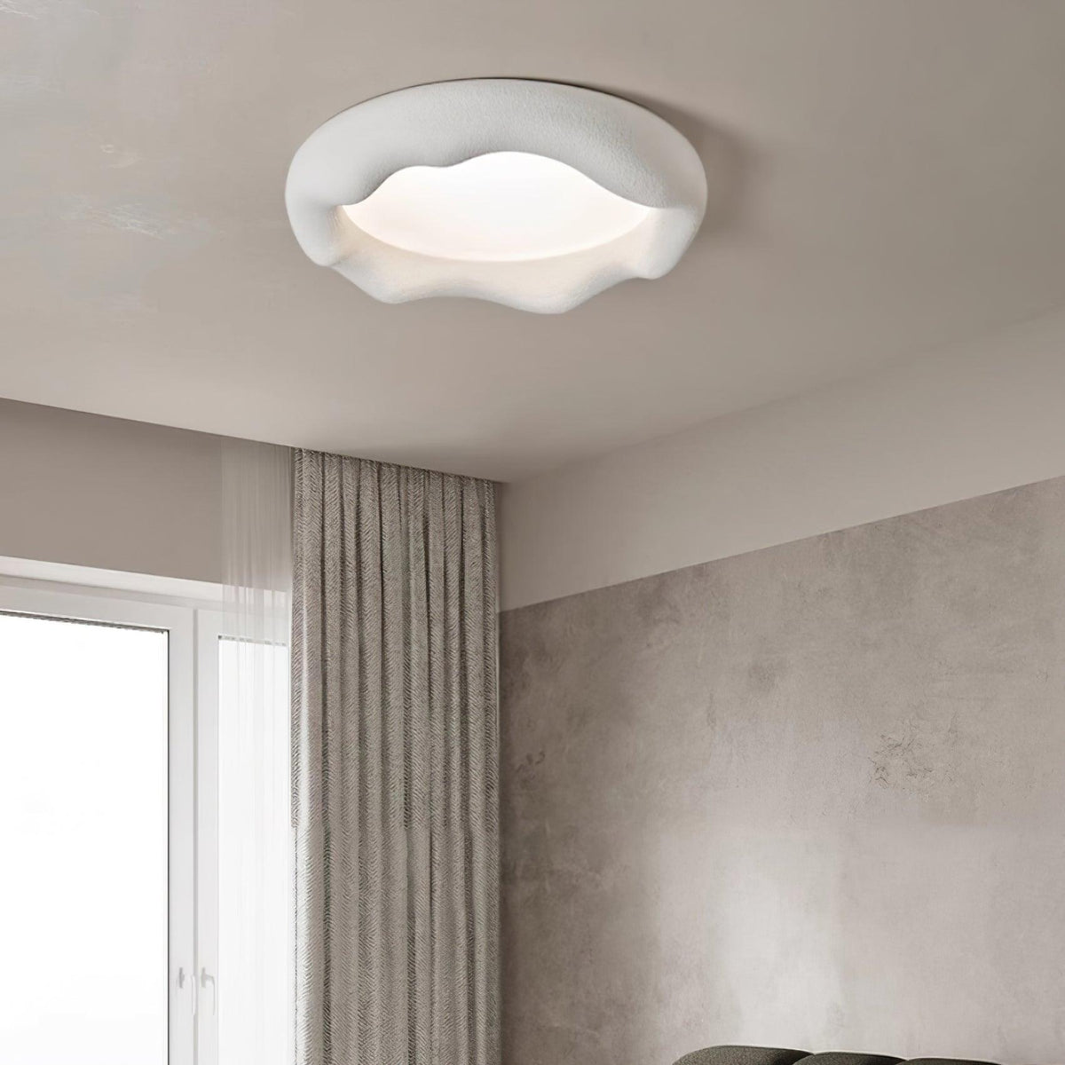 Lampada da soffitto in resina organica e fibra di vetro color beige
