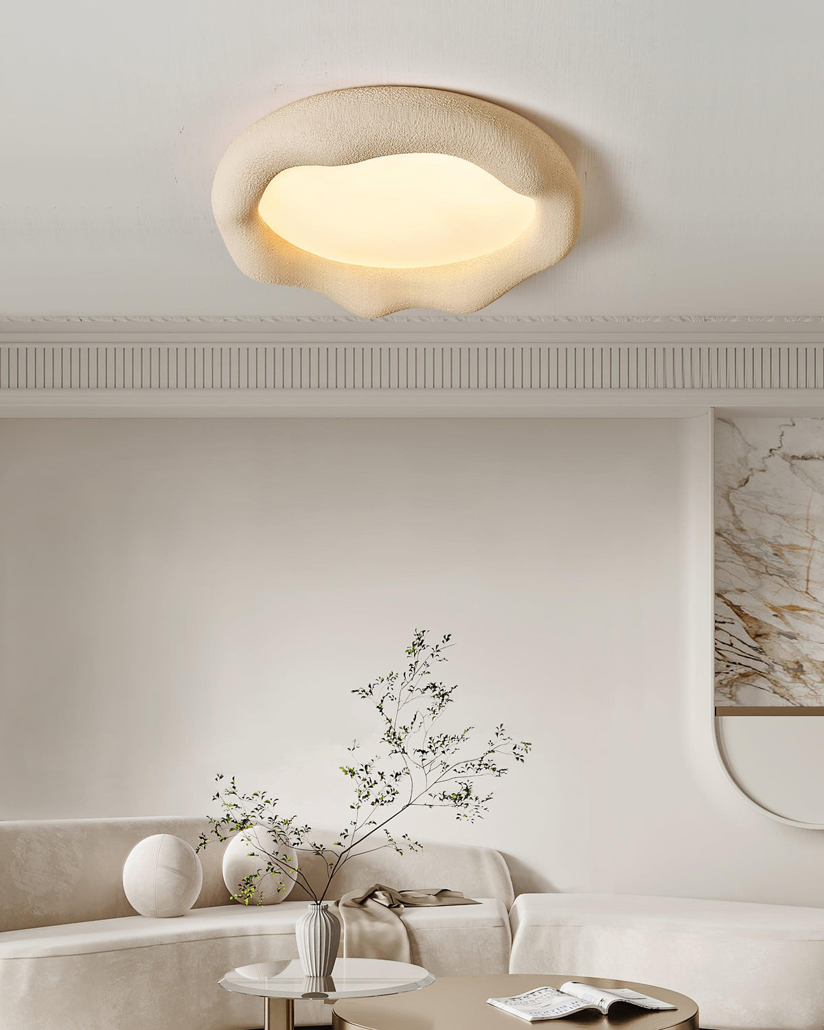 Lampada da soffitto in resina organica e fibra di vetro color beige