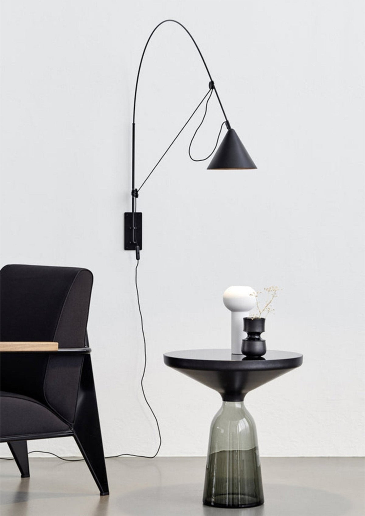 Noraette lampada da parete Arco Cono minimalista