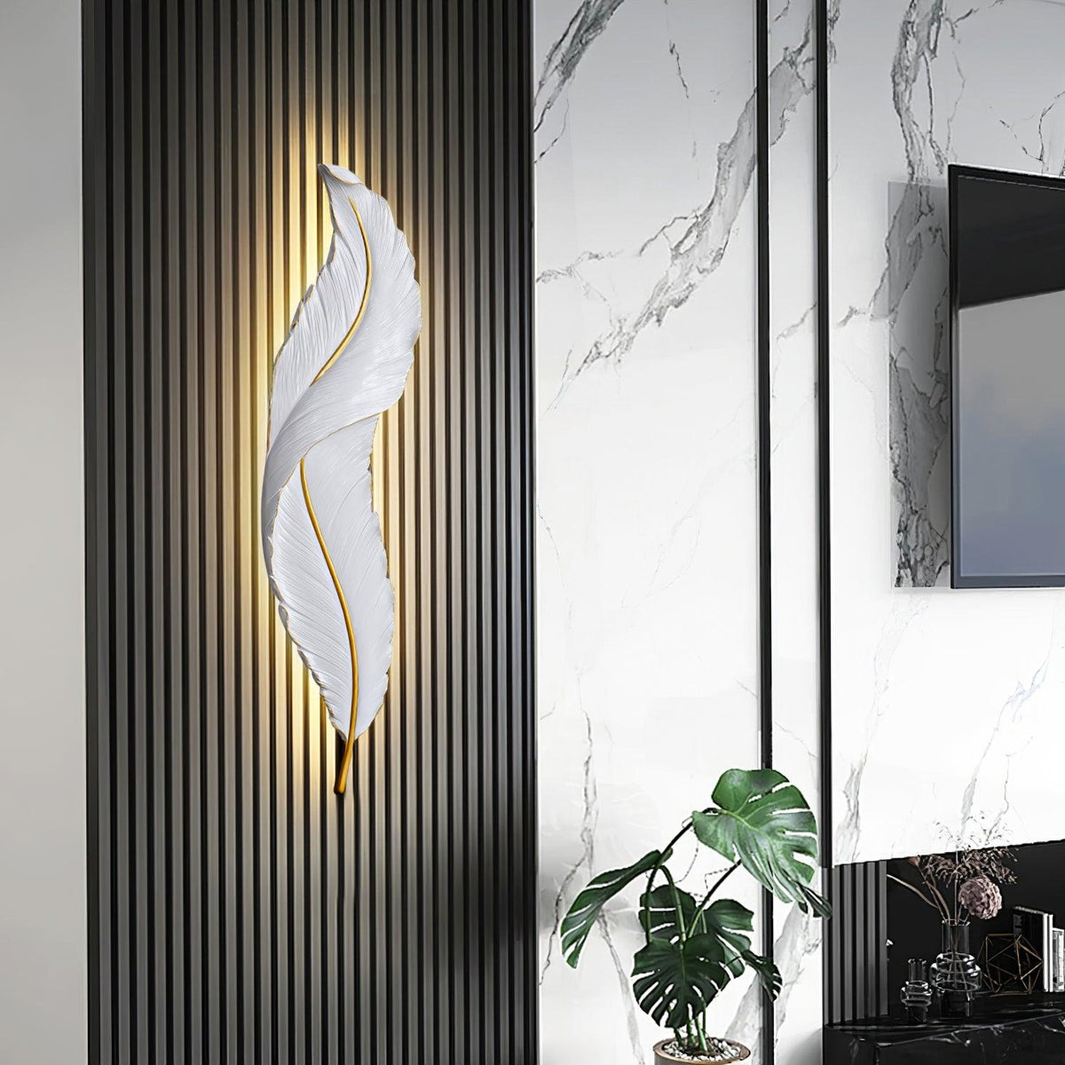 Arvess lampada da parete in resina Individual Creativity Feather