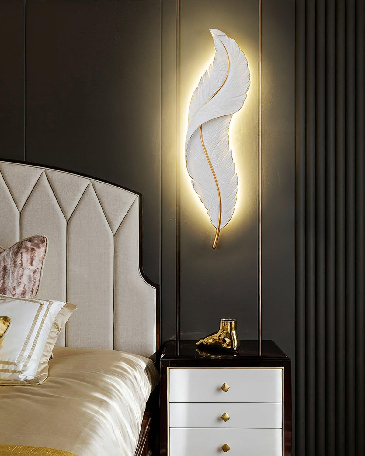 Arvess lampada da parete in resina Individual Creativity Feather