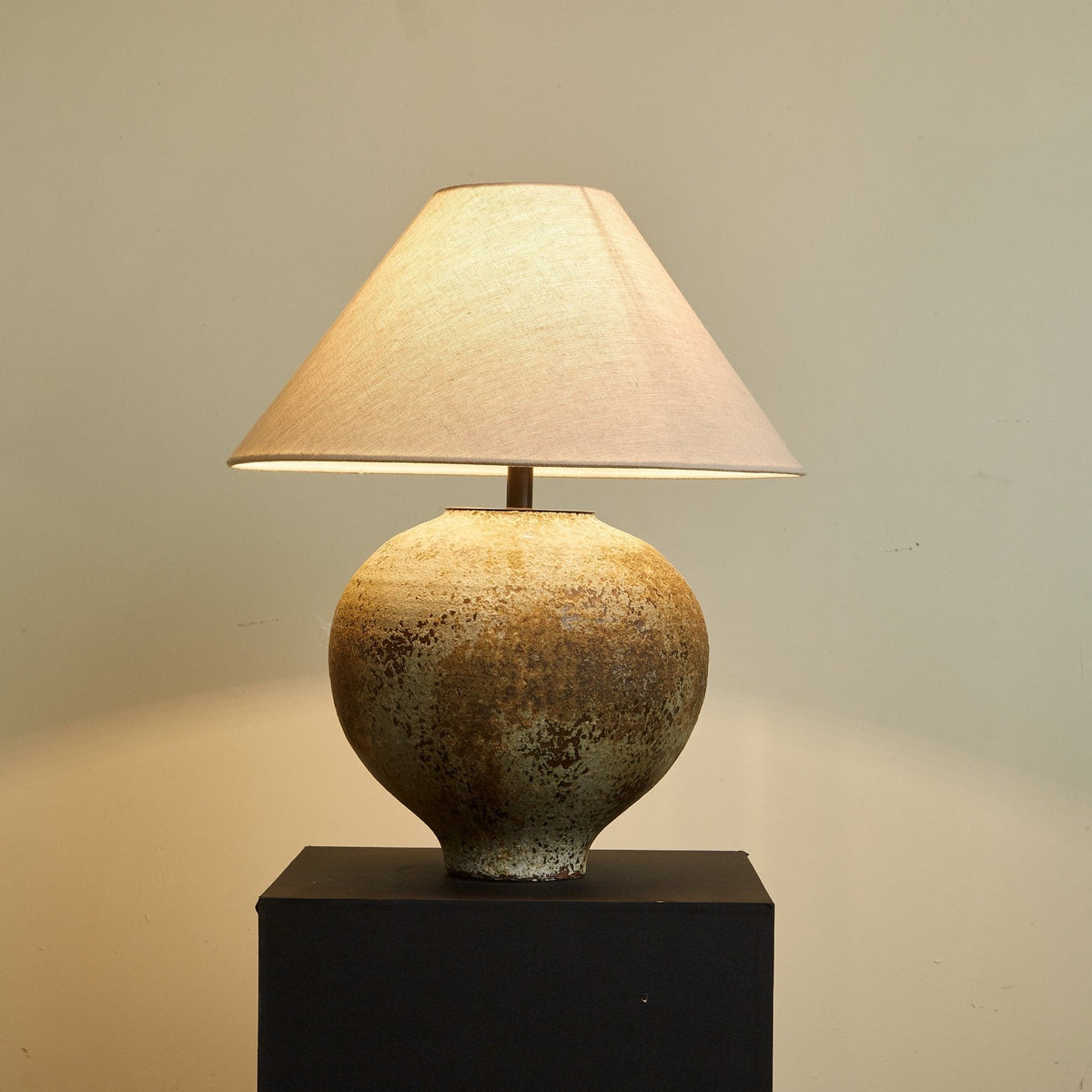Lirys lampada da tavolo in ceramica moderna