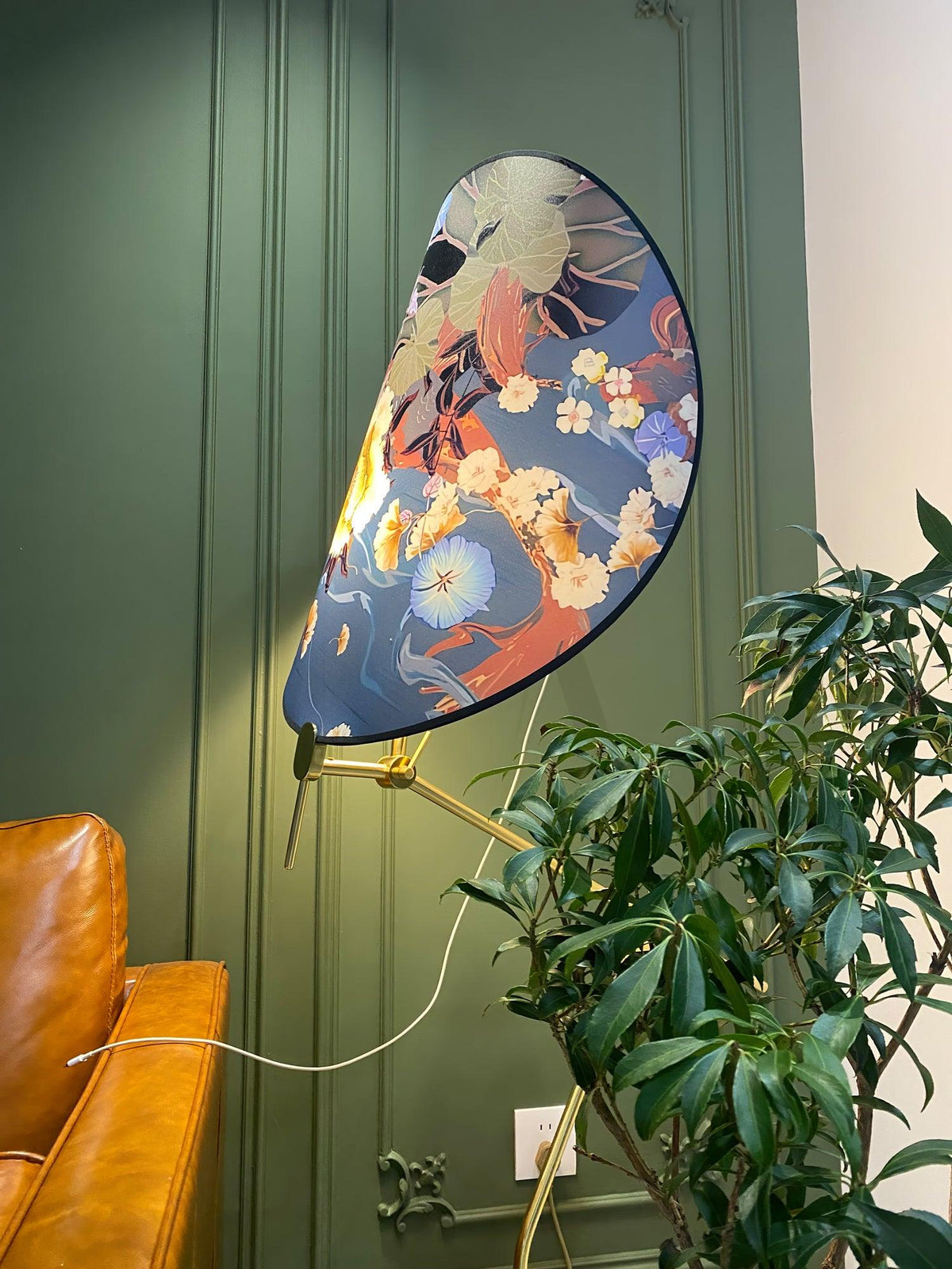 Unexin lampada da terra in ottone