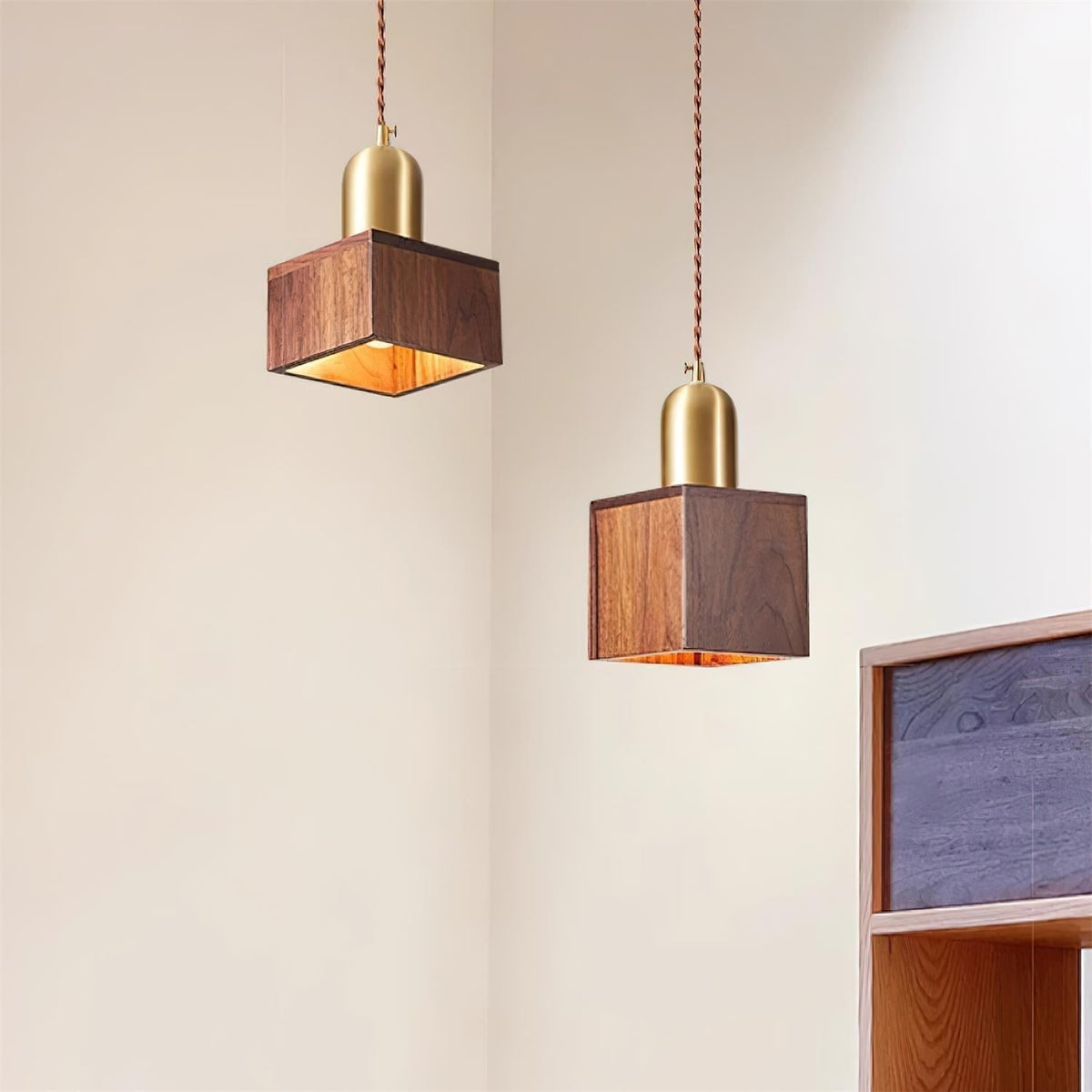 Lampada a sospensione in legno, forme assortite in legno massello e ottone