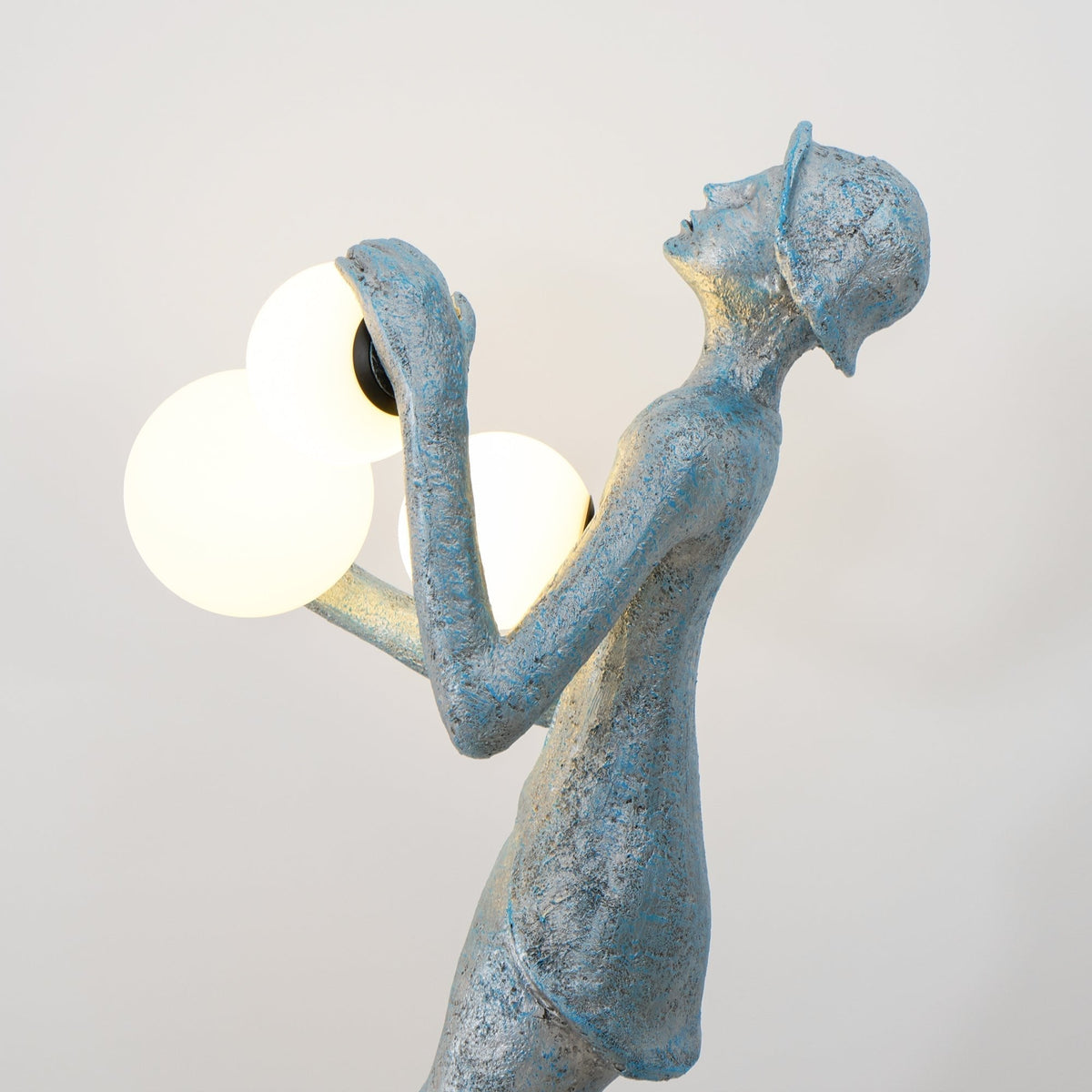 Seloia Gentleman Sculpture lampada da terra