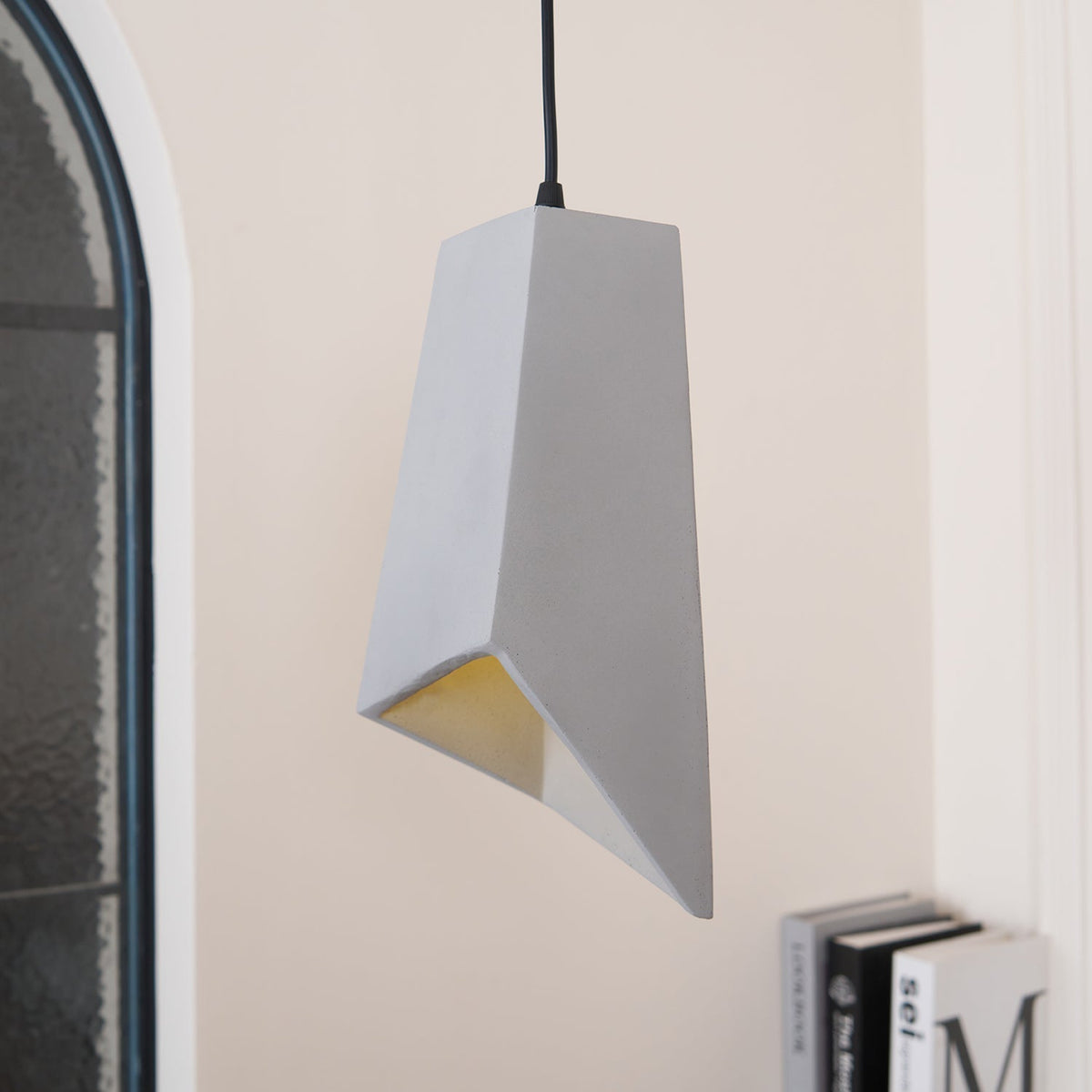 Geo lampada a sospensione industriale in cemento