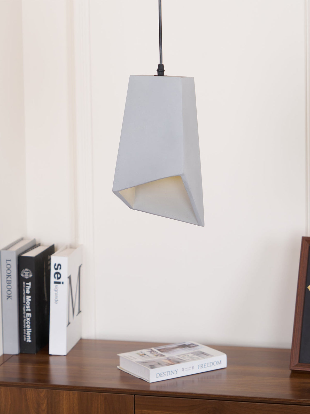 Geo lampada a sospensione industriale in cemento