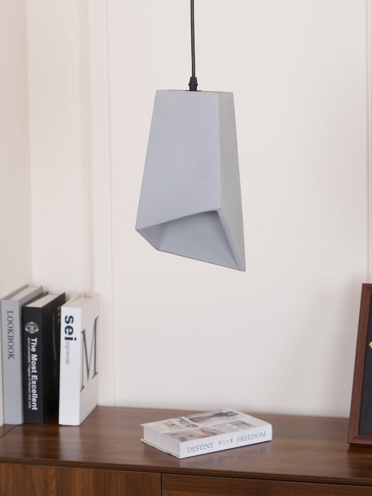 Geo lampada a sospensione industriale in cemento