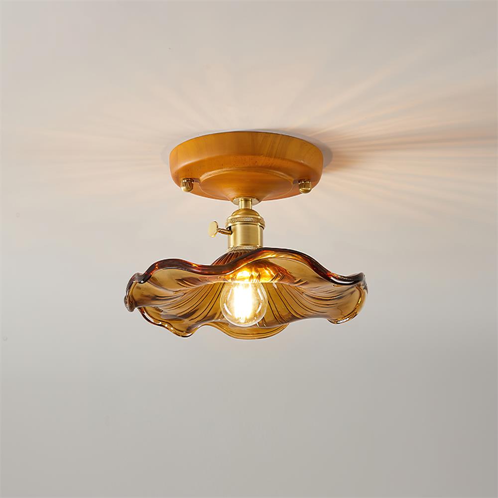 Lampada da soffitto con rosone in legno e paralume in vetro e ottone, stile vintage floreale country