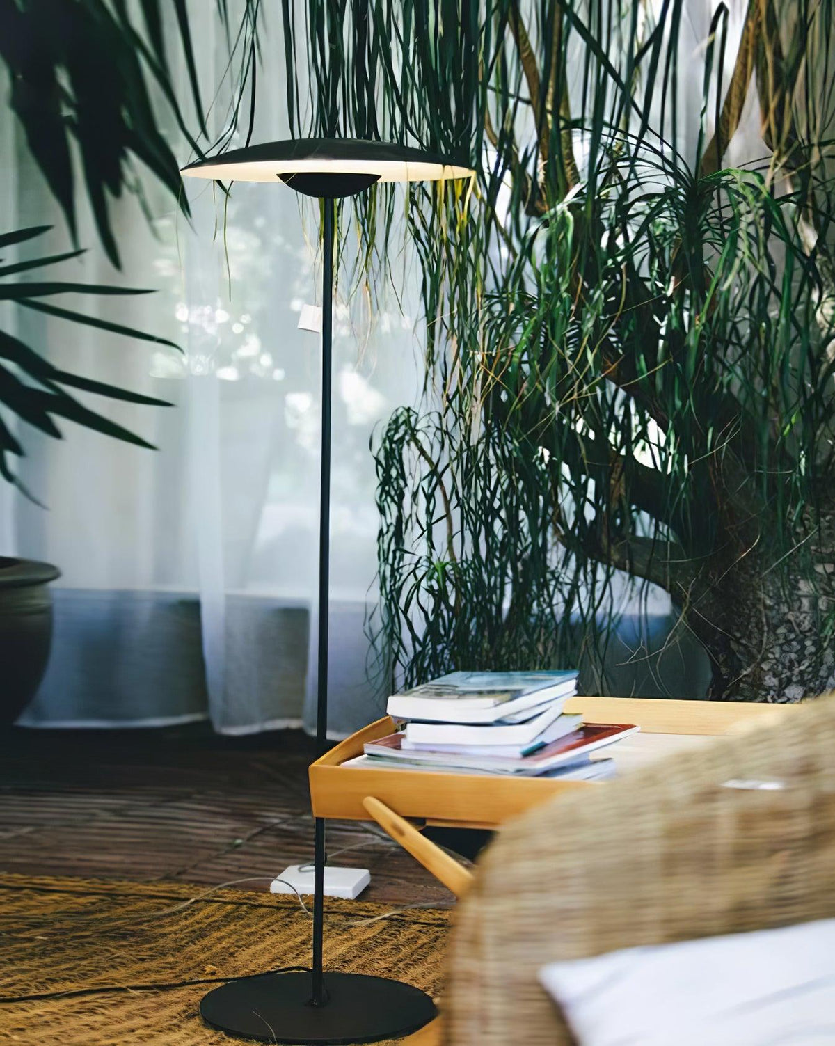 Ferinira lampada da terra in Alluminio minimalista