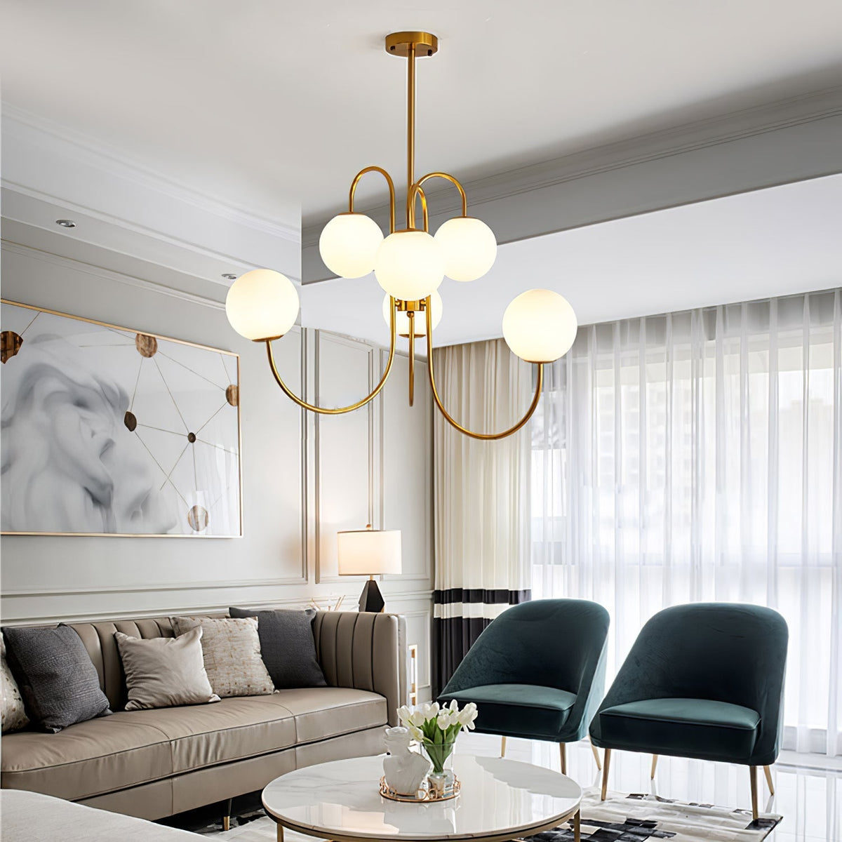 Auruaria lampadario ottone Bracci Curvi sfere Opaline elegante per soggiorno a grappolo