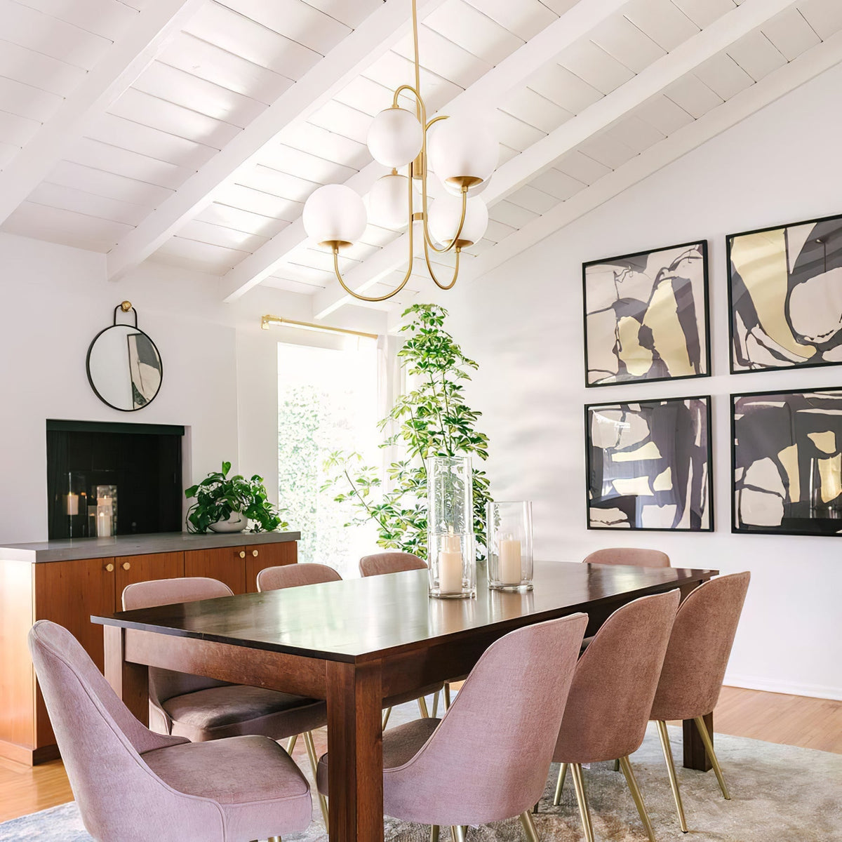 Auruaria lampadario ottone Bracci Curvi sfere Opaline elegante per soggiorno a grappolo