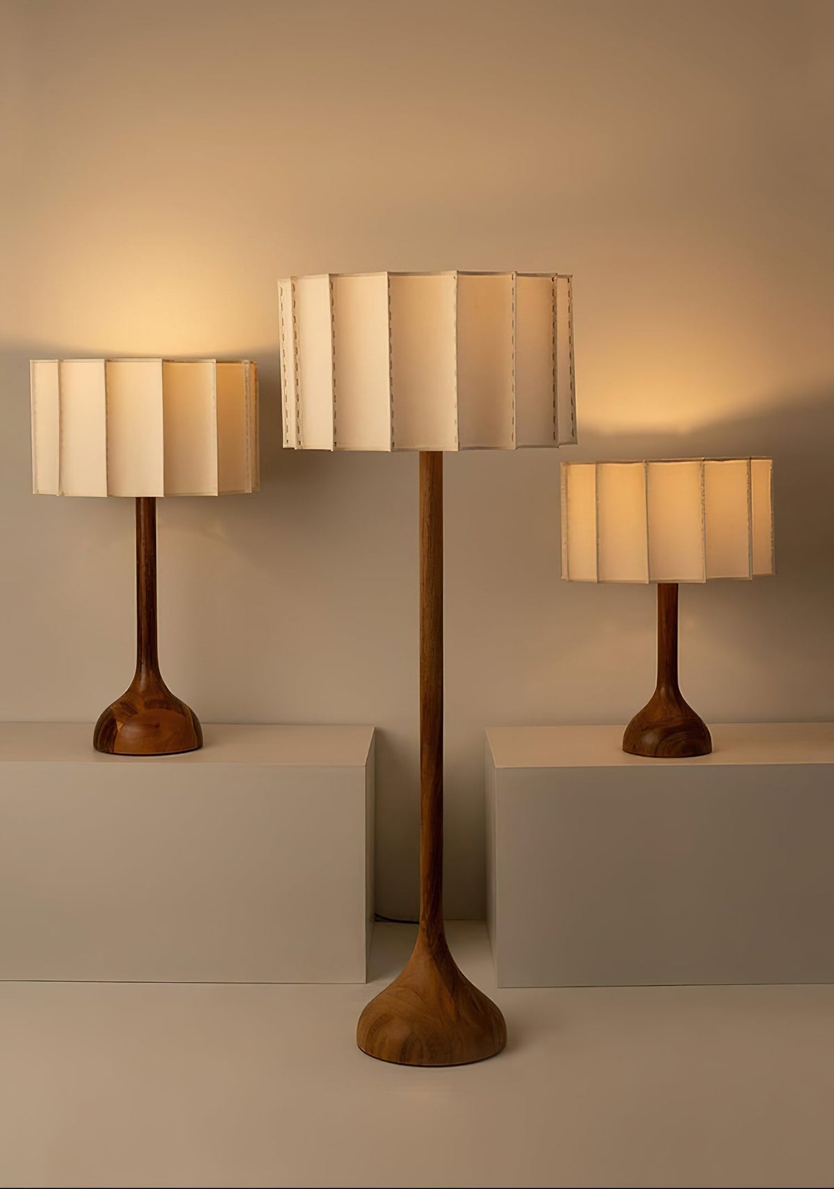 Bexi lampada da terra minimalista in legno