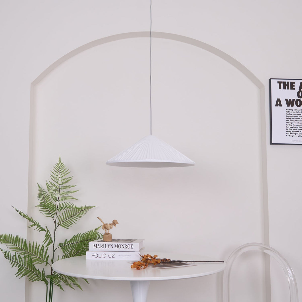 Cone Hat resina lampada a sospensione