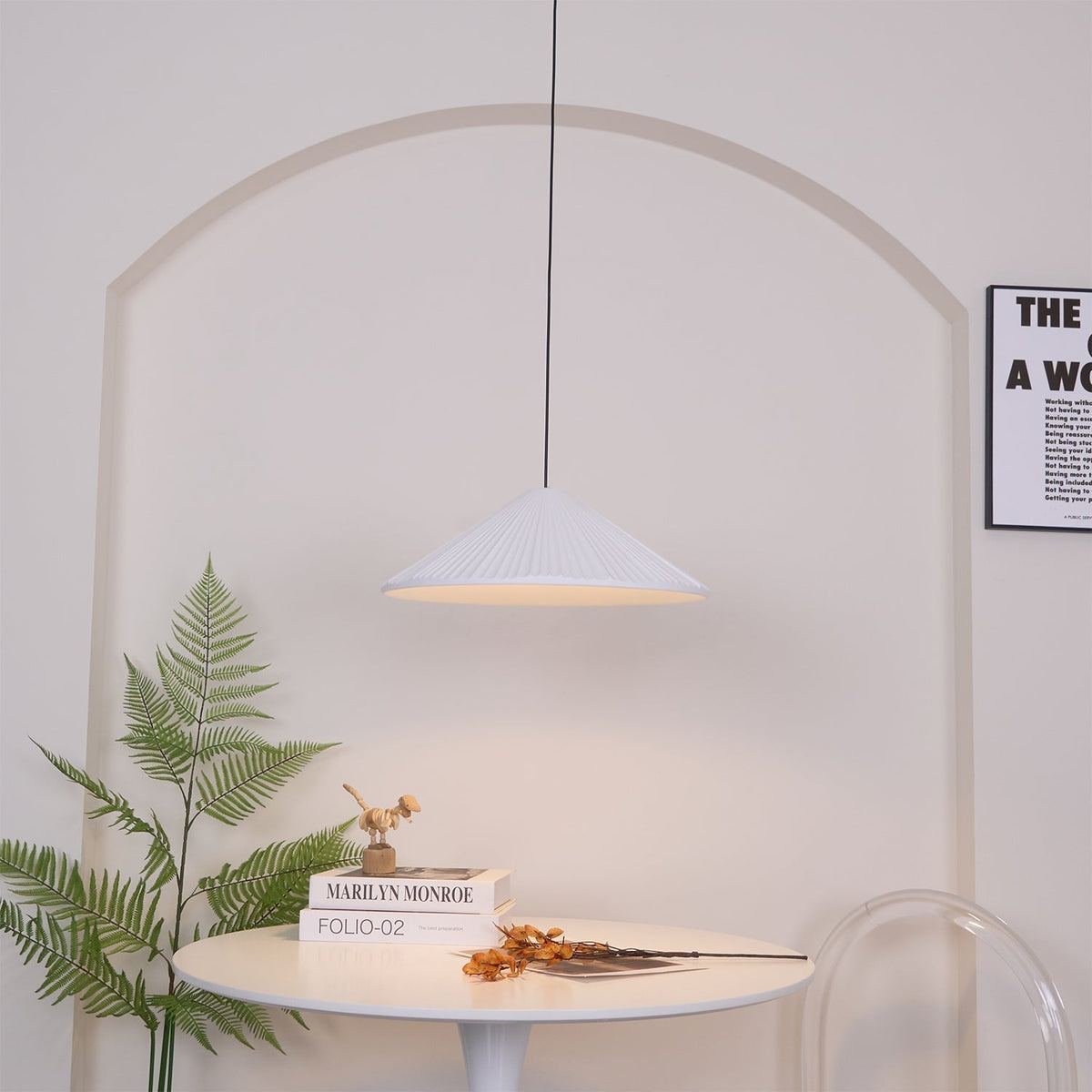 Cone Hat resina lampada a sospensione