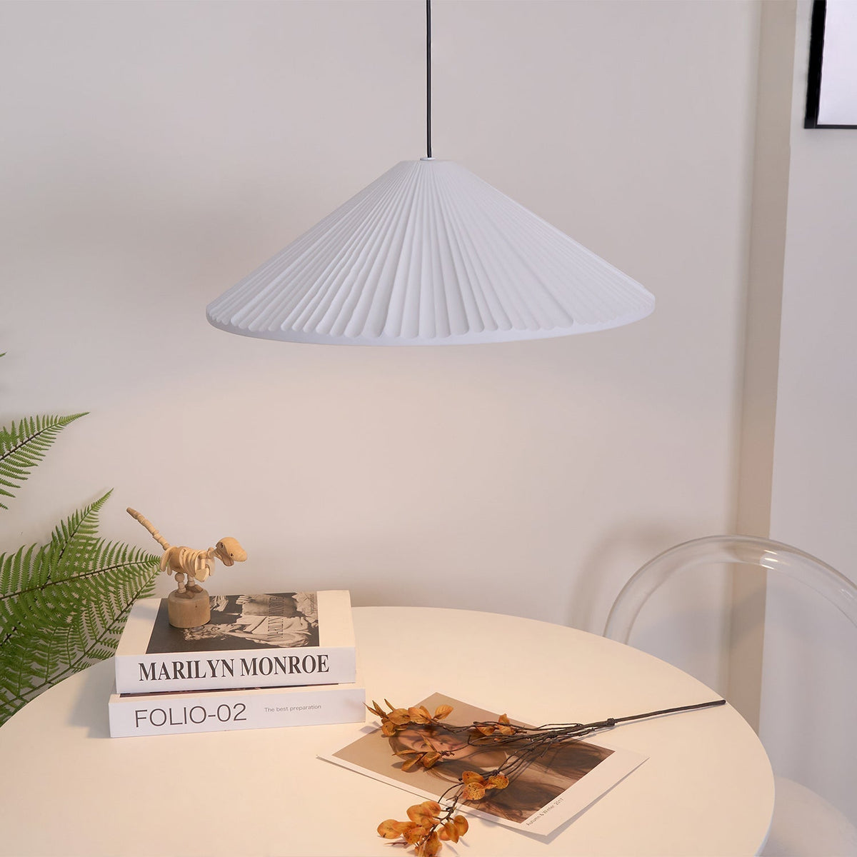 Cone Hat resina lampada a sospensione