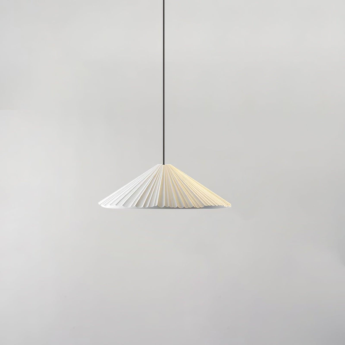 Cone Hat resina lampada a sospensione