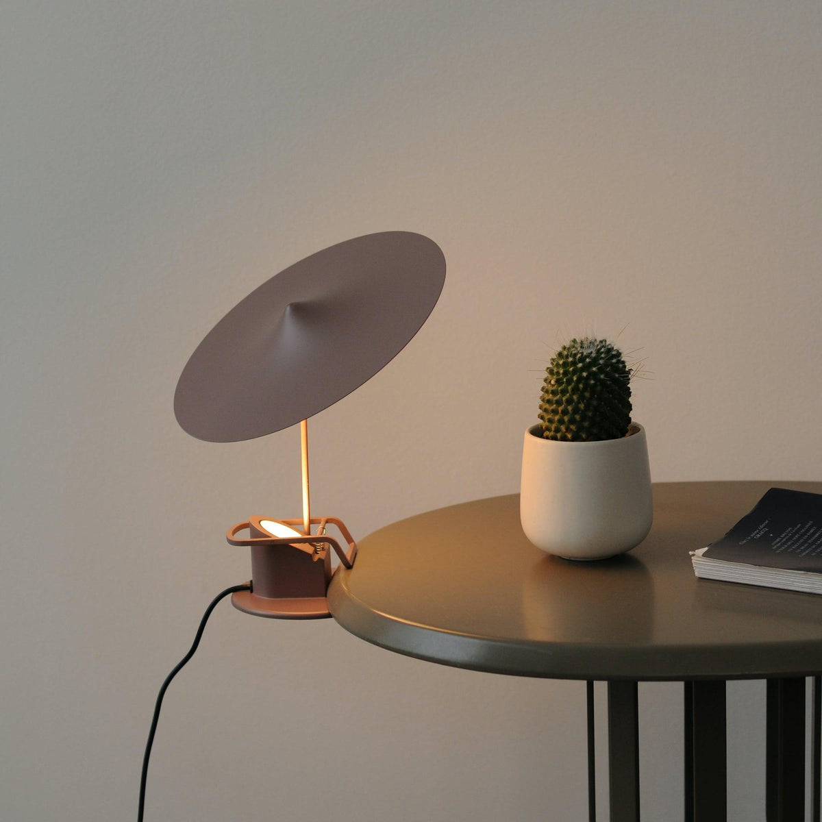 Lumoce lampada da tavolo futuristica