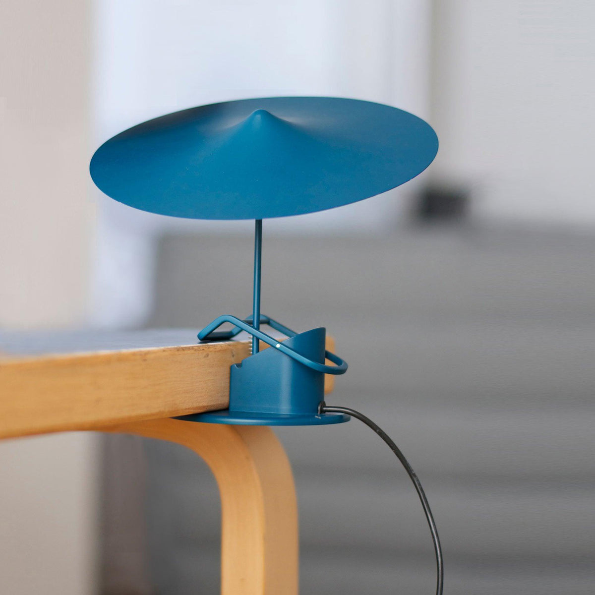 Lumoce lampada da tavolo futuristica