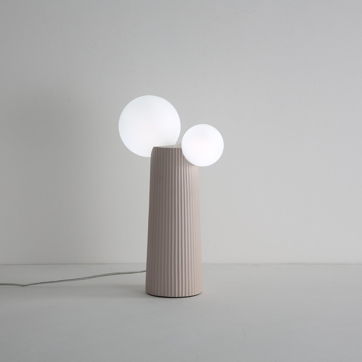 Zenithre lampada da tavolo in resina e plastica