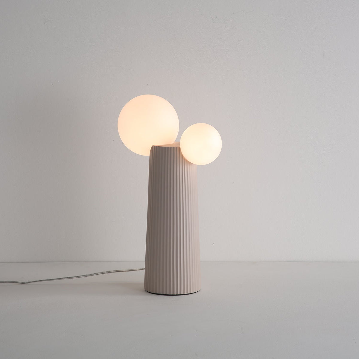 Zenithre lampada da tavolo in resina e plastica