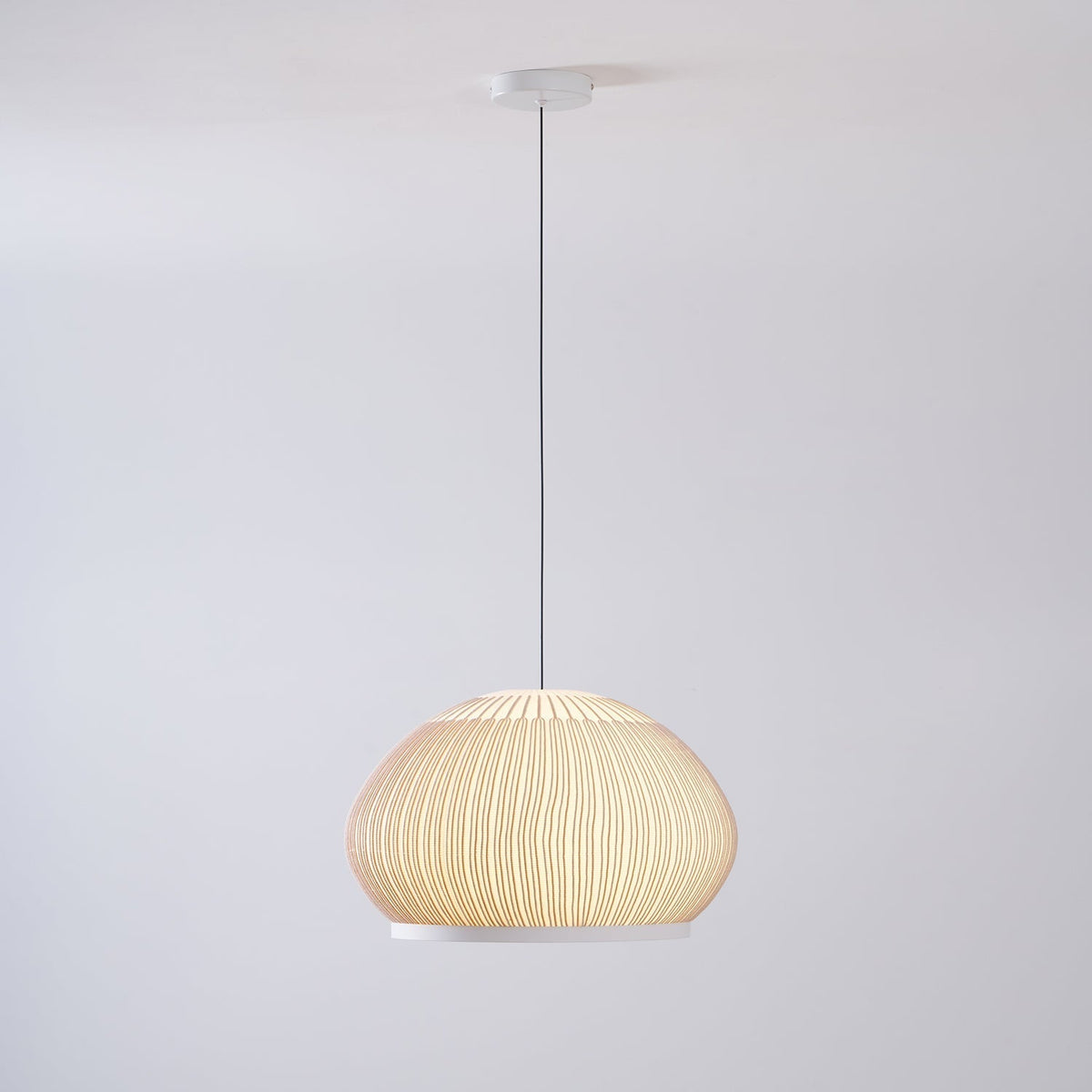 Lineiella lampada a sospensione in tessuto minimalista