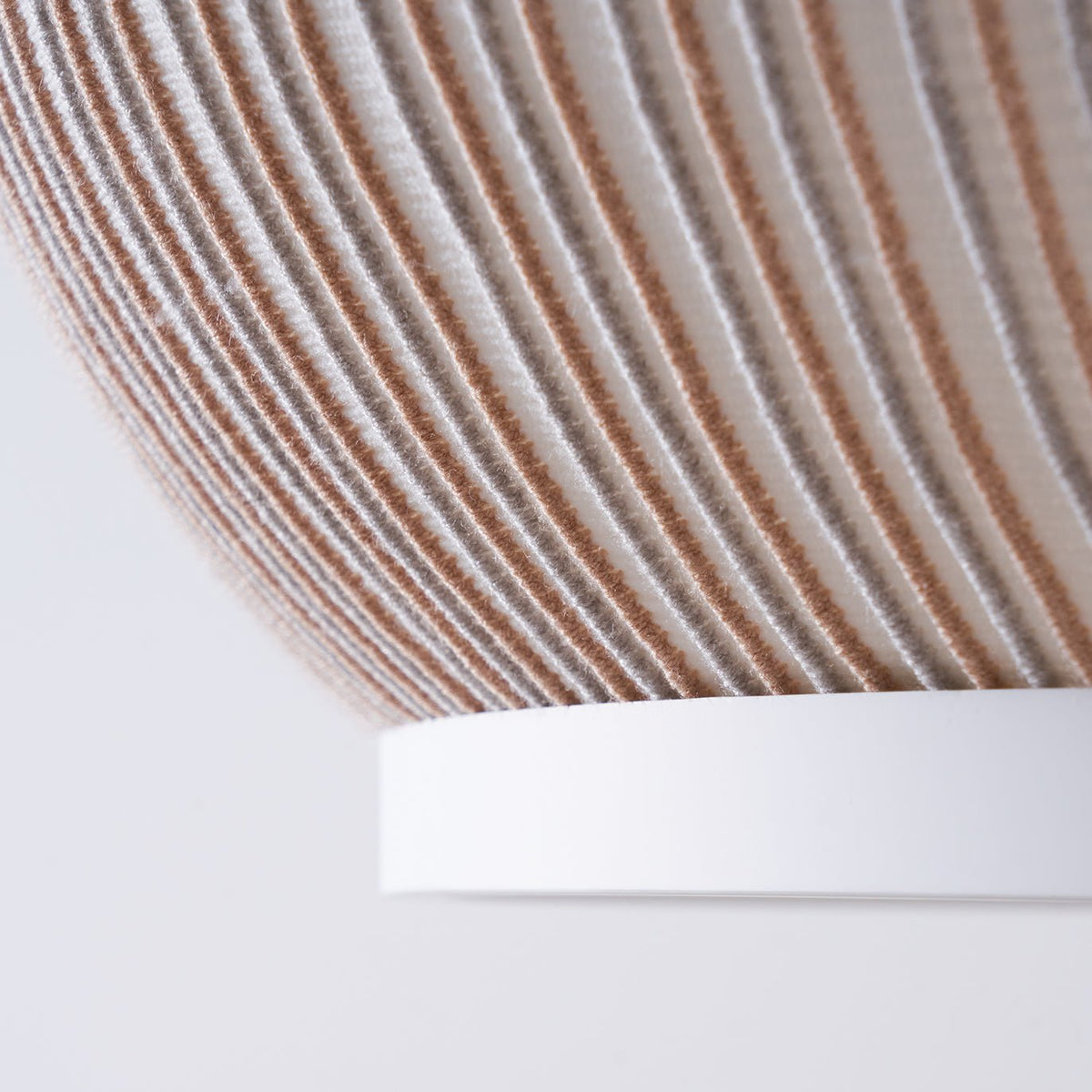 Lineiella lampada a sospensione in tessuto minimalista