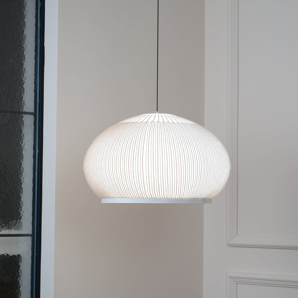 Lineiella lampada a sospensione in tessuto minimalista