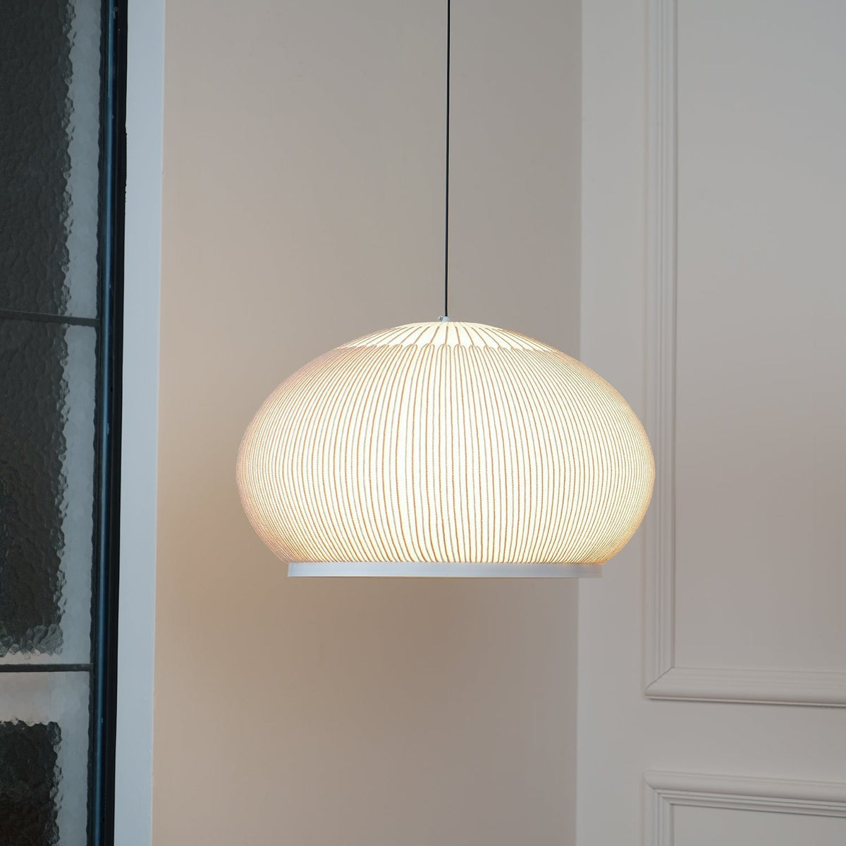 Lineiella lampada a sospensione in tessuto minimalista